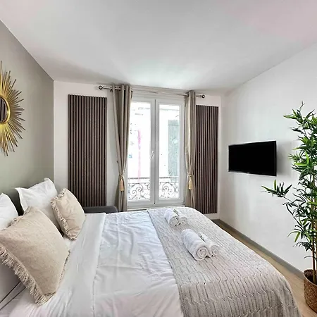 Comfortable Family Flat In Paris